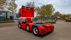 20251019-Tom-Holding-00164